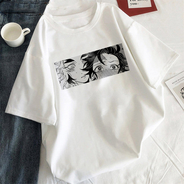 Women's T-shirt with eye close-up print
